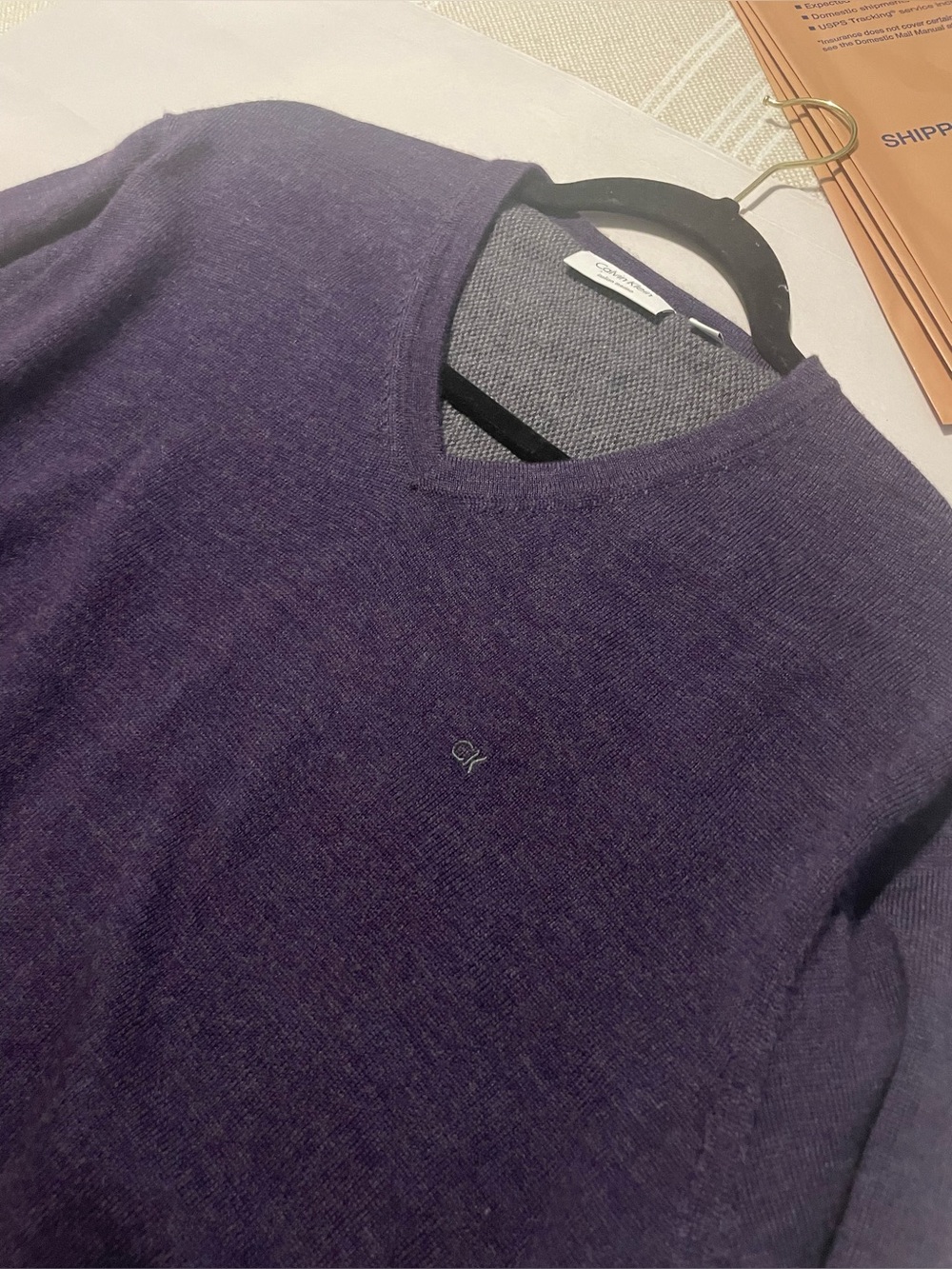 Calvin Klein Italian Merino Wool V-Neck Sweater Men’s L dark purple eggplant - Picture 7 of 8